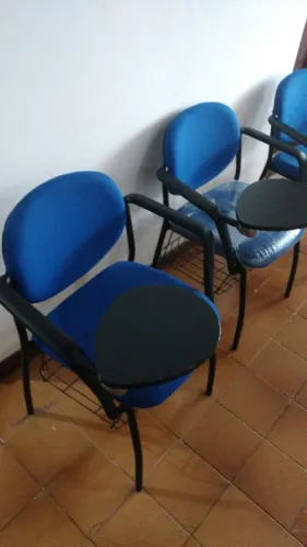 Cadeiras executiva com prancheta