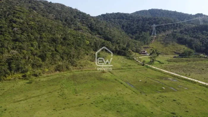 Terreno Industrial com Área Total de 100.000m² em Gaspar, SC