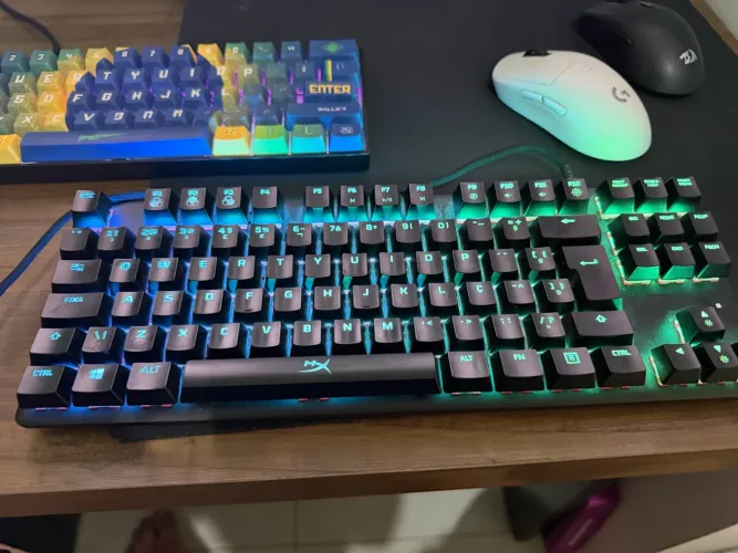 Teclado Mece2nico HyperX Alloy Origins Core RGB ABNT2