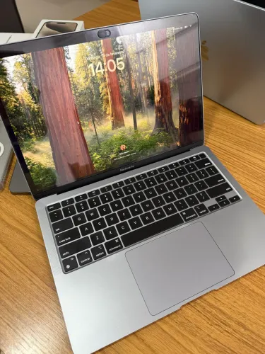 MacBook M1 256GB / 8GB RAM