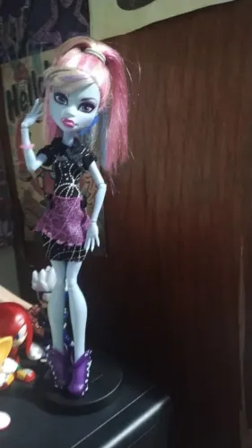 Abbey classroom monster high