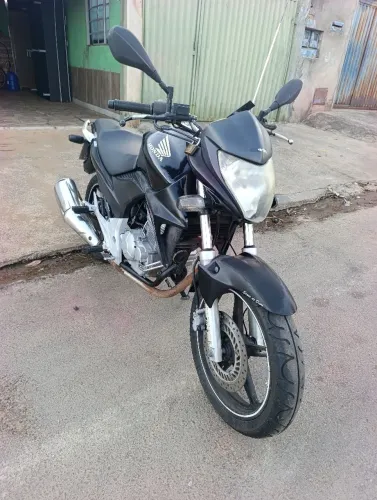 Honda CB 300 Somente VENDA NO DINHEIRO!!! Interessados chamar no WhatsApp *8