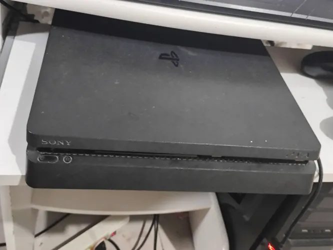 PS4 SLIM 