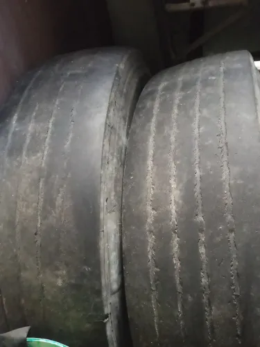 6 carcaças de pneus 275