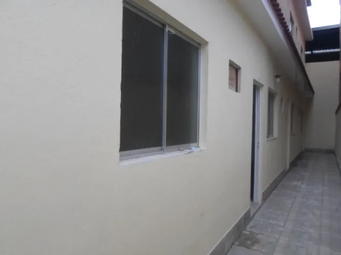 QUITINETS SÓ PARA SENHORAS NÃO PAGA LUZ NEM ÁGUA