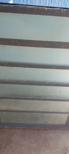 Vendo janela usada com  vitrô -vitraux