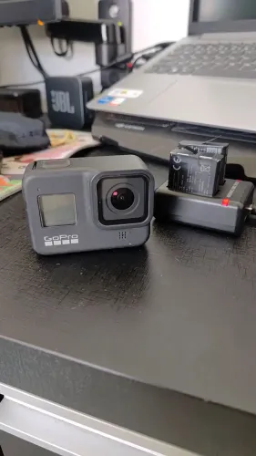 Gopro -  hero 8 black + muitos acessórios + gimbal