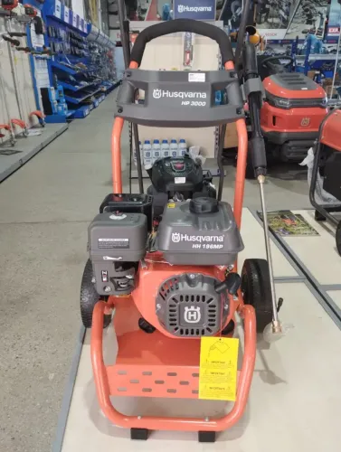 LAVADORA DE ALTA PRESSAO A GASOLINA 6,5HP 3000PSI COM 5 BICOS E  MANGUEIRA DE 10M HP3000 -