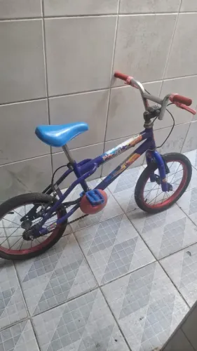 Bicicleta infantil a venda, na cor azul! escutamos sua proposta! 