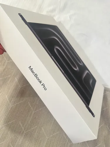 Mac book pro M5 1 T novo