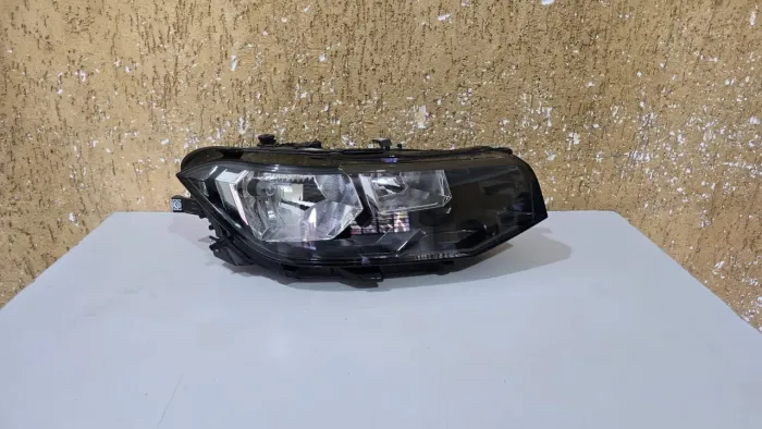 Farol direito Tcross / T-cross 2018/2019/2020/2021/2022/2023/2024