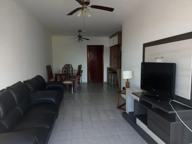 Locação de Apartamento Guarujá SP - Amplo apartamento com vaga demarcada e mobiliado! Bair