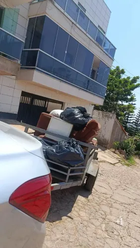 Fretes e mudanças, remoção de entulhos e limpeza do local, rápido e prático