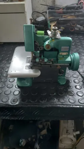 Máquina Overloque Semi Industrial com mesa
