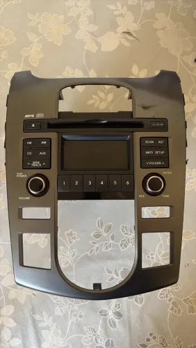 Rádio e moldura original Kia Cerato 2011