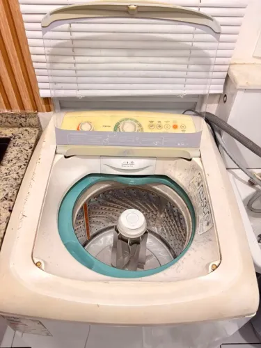 Máquina de lavar roupas 