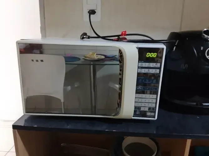 Forno micro-ondas Midea 20 litros