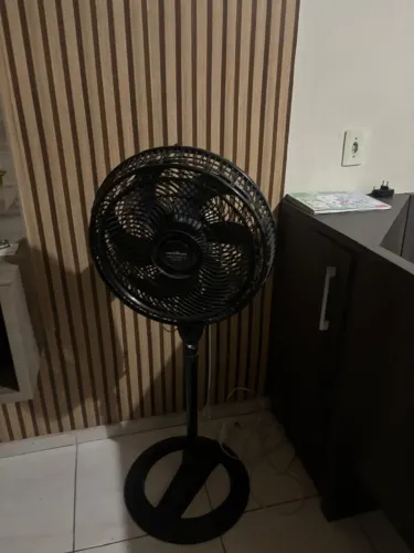Ventilador de Coluna Britânia 6 Pás de 40cm 160W 