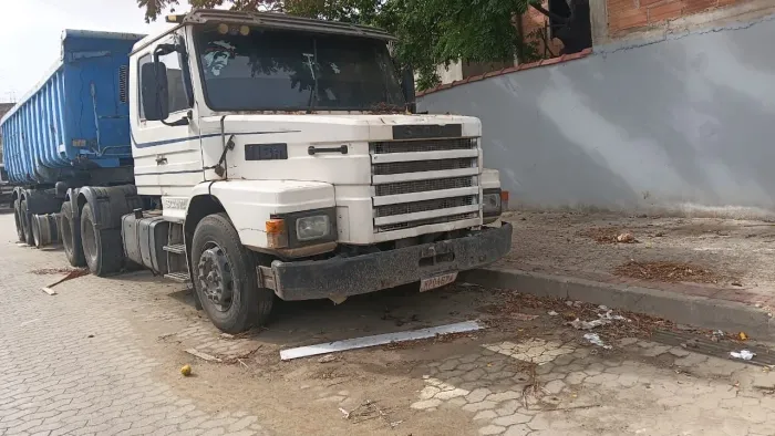 Vendo Scania 97 engatado numa caçamba 2014 ,obs.ja está trabalhando o carro .. 