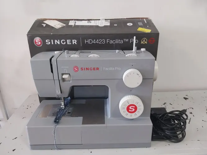 Máquina de costura Singer