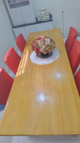 Vendo mesa em madeira - R$ 1650,00