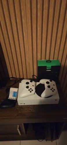 Xbox Séries S em excelente estado!