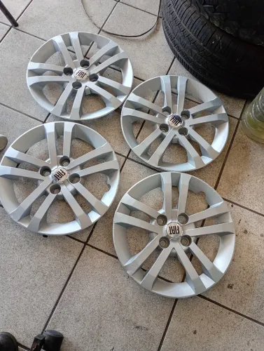 Jogo de calota original aro 14 fiat argo quebra galho