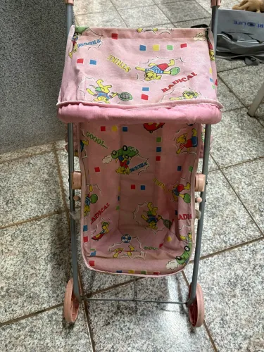 Carrinho de boneca