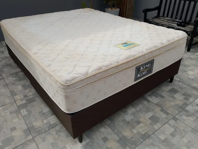 Colchão Queen Size marca king koil