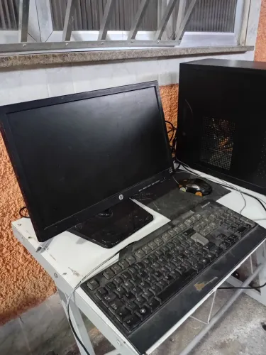Computador marca Sim modelo antigom mod antigo