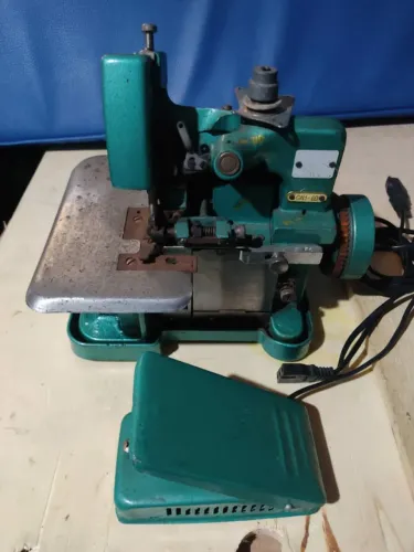 Maquina de Costura Overloque