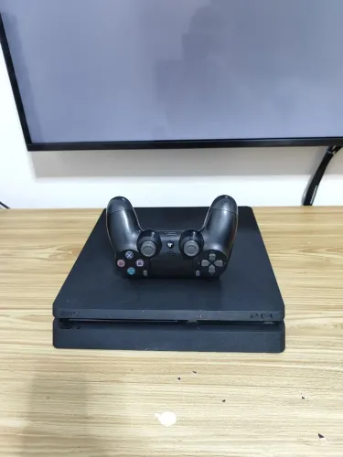 PS4 slim Versão 12.52 aceita desbloqueio - Faço envio 