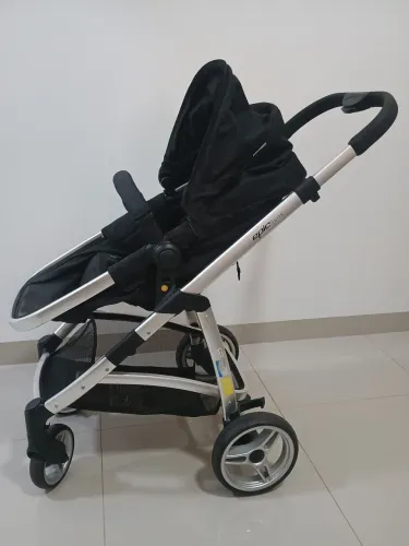 Carrinho de bebê e bebe conforto epic lite infanti