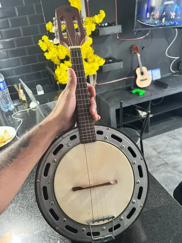 Para levar Banjo Rozini 4 cordas - Usado