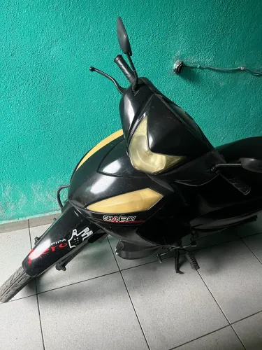 Vende-se moto shineray jet 49 cc. Alguns problemas de mecânica