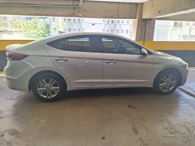 Hyundai Elantra 2.0 16V Flex Aut. 2018