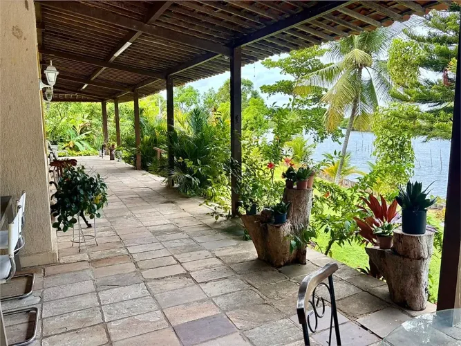 Casa 4 Quartos com 2 Suítes e 390m² - Polo Cloroquimico