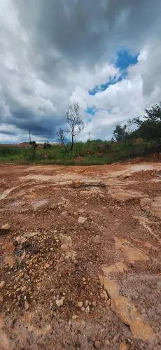 Vende-se Terreno