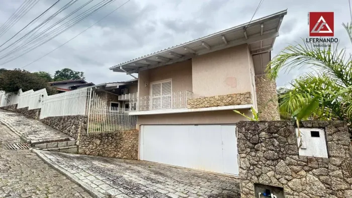 Casa com 3 dormitórios para alugar, 321 m² - Velha - Blumenau/SC