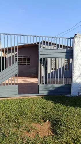 Casa com 3 quartos e garagem para 2 carros