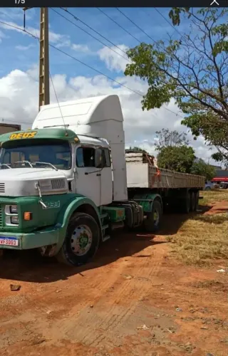 Vende ou troca caminhão carreta c cavalo Mercedes 1933 ano 88 revisada