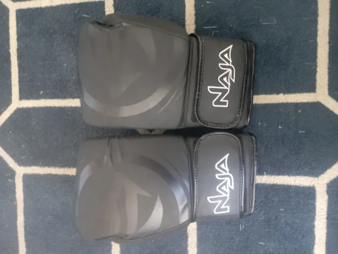 LUVA NAJA PRE VENDER USADA POUCAS VEZES 