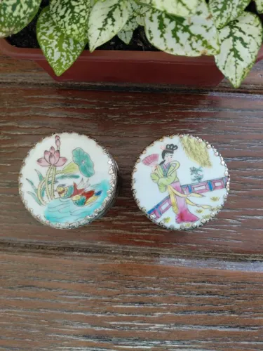 Caixas em porcelana e metal, vintage porta joias ou maquiagem