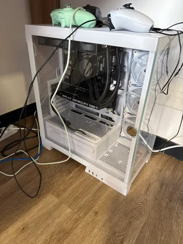 Pc gamer Intel core ultra 5 245KF GeForce RTX 5060 TI 8GB 16GB DDR5 SSD 1TB