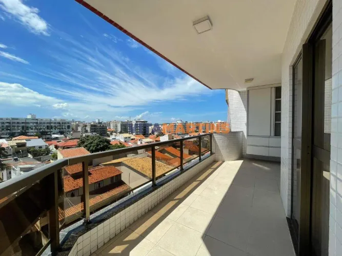 Cobertura Vista Mar com Hidro e Área Gourmet Fechada em Vidro
