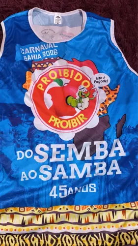Bloco proibido proibir com samba trator *
