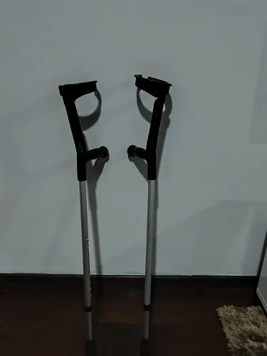 Vende se muletas