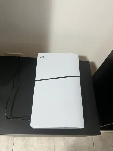 PlayStation 5 Super Slim - Acompanha 2 controles e caixa