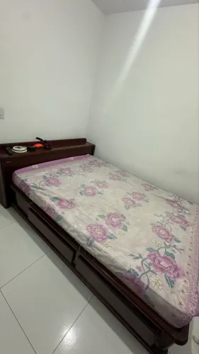 Cama de casal 100% madeira