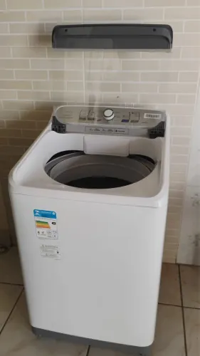 Vendo essa máquina semi nova 12 kilos passa cartão tbm